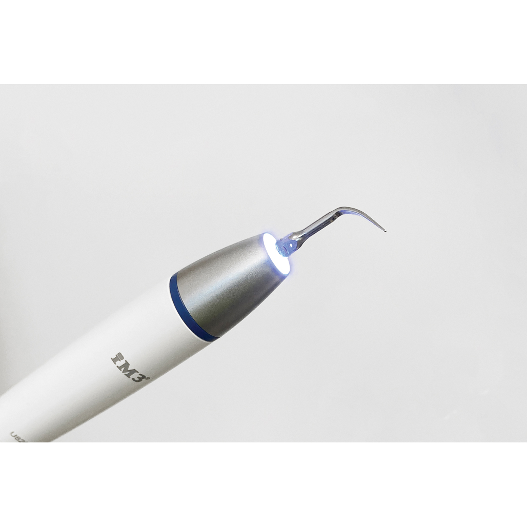 iM3 Ultra ST Piezo Scaler med lys og 750 ml vandtank